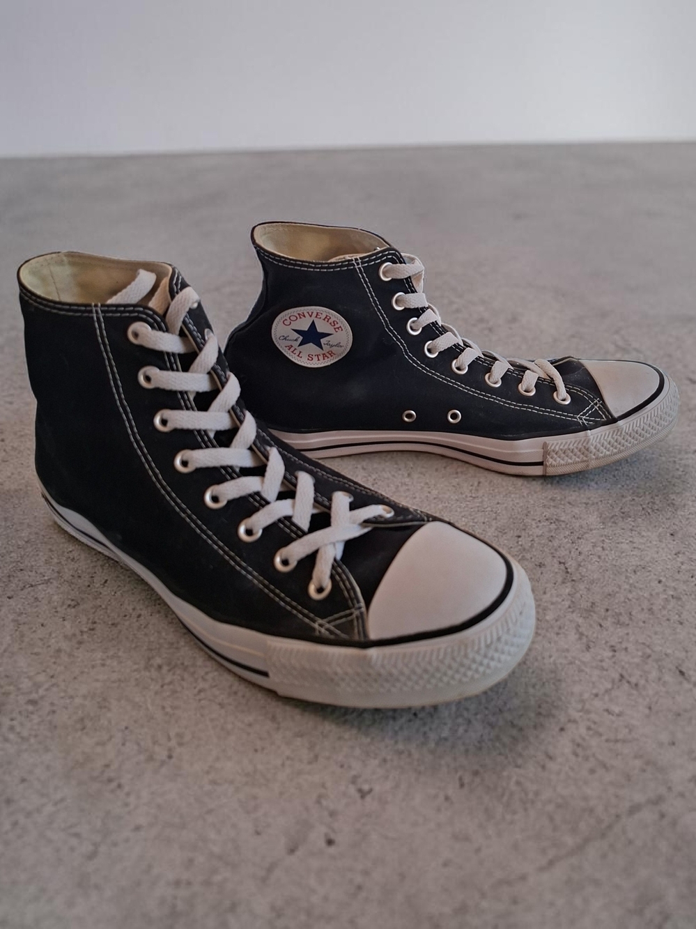 Converse Chuck Taylor All ⭐️ Star Men's High Top Sneakers - Black White Size 12 - Picture 3 of 13